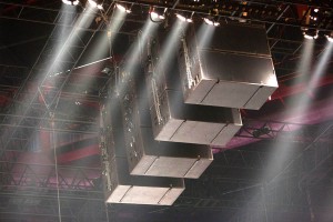 The twelve SB28s mounted in four three-cabinet stacks and assembled as a cardioid array (see simulations). Secured to pre-rigged 500 mm truss and positioned vertically with reference to the audience. With their 1.4 tons, they get a lot of attention when it comes to rigging.