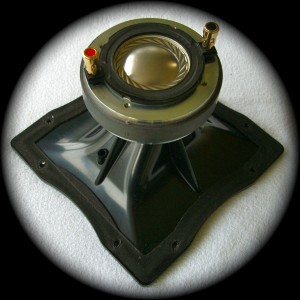 The HF driver mounted on the 90° x50° CD horn.