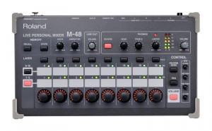 The M-48 Live Personal Mixer connected to a REAC network allows each musician/singer on stage to manage his own monitor mix. It thus offers a comfort not allowed by a big monitor console controlled by a remote operator.