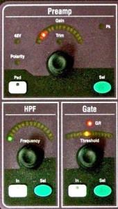 Les commandes du préampli, du filtre passe-haut et du noise gate