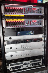 Un rack de la régie façade