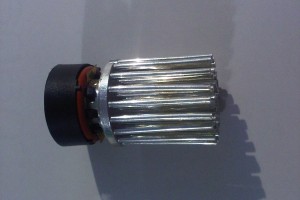 L’ensemble LED radiateur ”dévissé” de son support.