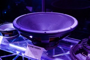 Le 21 pouces Beyma 21PW1400Fe à moteur ferrite