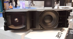 DAS Aero40A Les trois sections sont montées sur des pièces en alu faisant office de guide, de pavillon et de charge avec évent latéral pour le 12’’.
