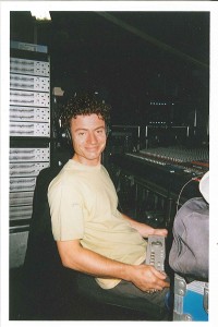 Rémy surpris par un flash lors de la tournée Oxygène de Jean-Michel Jarre en 1997.