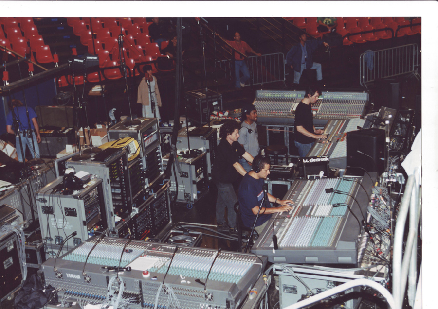 Les répétitions de Hallyday avec un symphonique pour les shows au Stade de France en 1998 Les répétitions de Hallyday avec un symphonique pour les shows au Stade de France en 1998