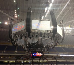 Vue des 8 lignes de K1 et Kara à l'Alamodome. Vue des 8 lignes de K1 et Kara à l'Alamodome.