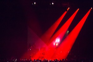 Encore du pur rock par la simplicité et la puissance des Mac Viper Encore du pur rock par la simplicité et la puissance des Mac Viper et la projection sur mirolège pour la dynamique du tableau.