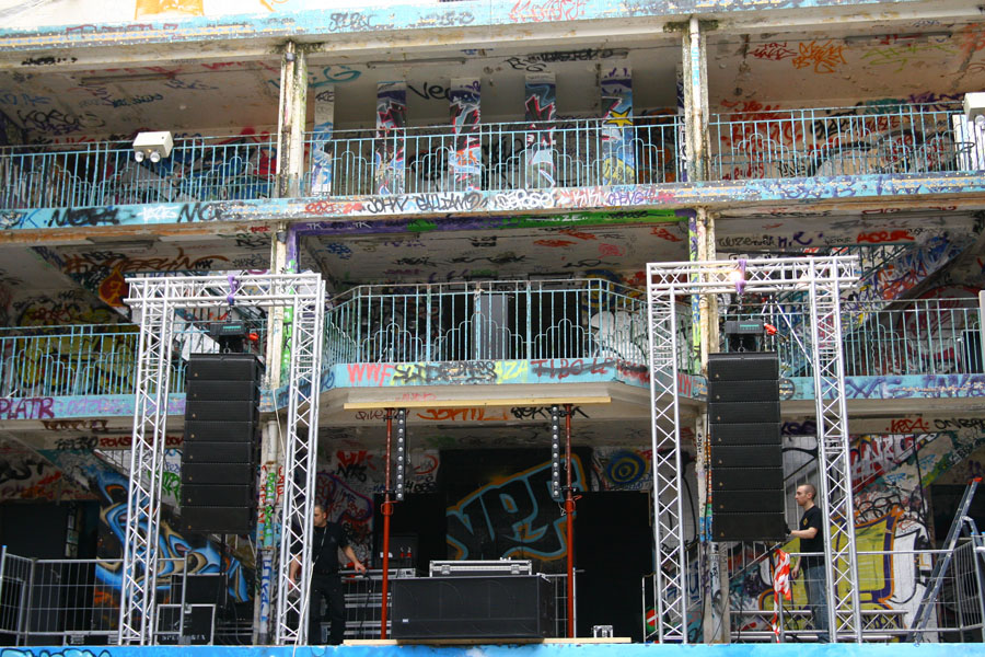 MF audio Installation à la Piscine Molitor en 2010. MF audio Installation à la Piscine Molitor en 2010.