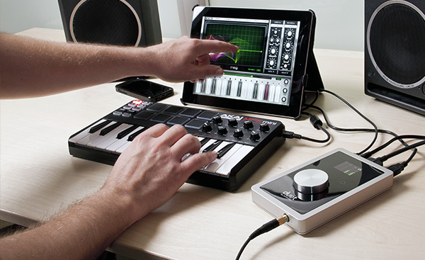Freevox distribue Apogee