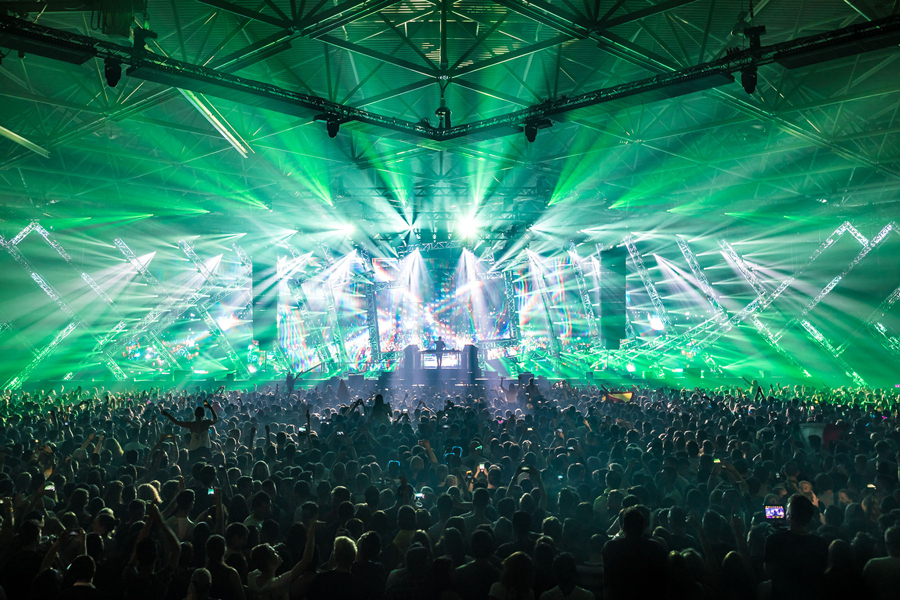 Robe MegaPointe Martin Garrix