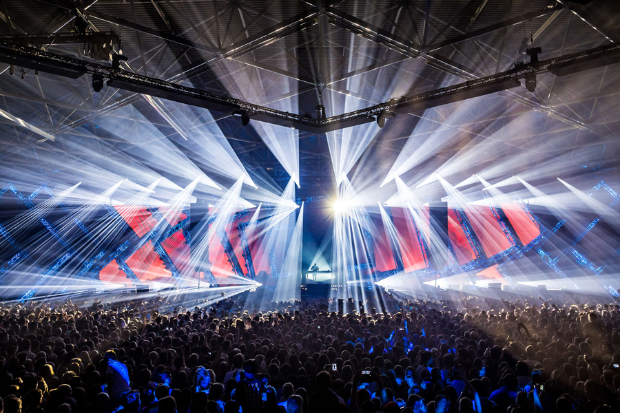 Robe MegaPointe Martin Garrix