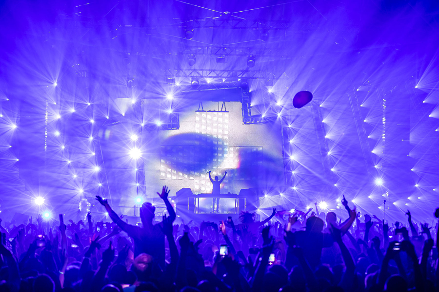 Robe MegaPointe Martin Garrix