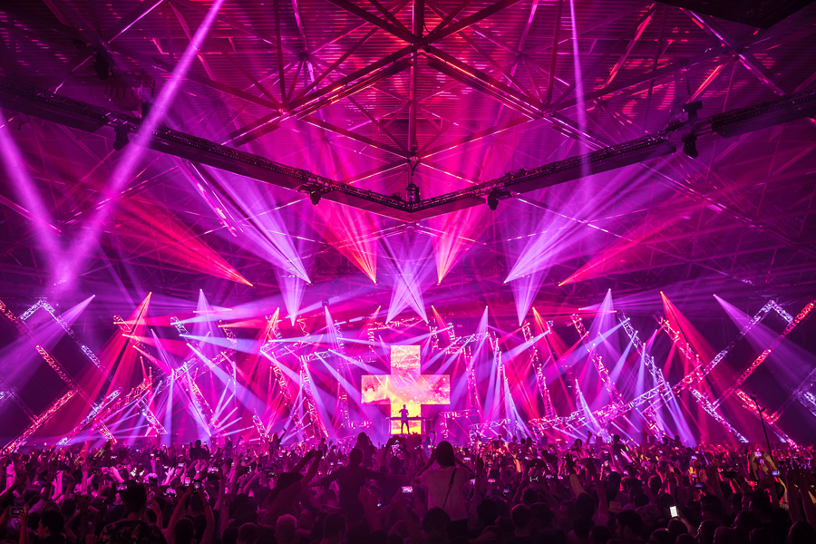 Robe MegaPointe Martin Garrix