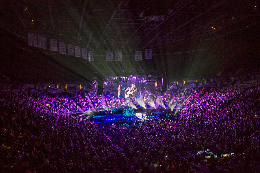 Clair Bros Garth Brooks