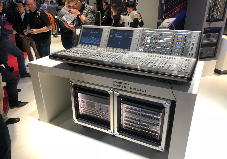 Yamaha Rivage PM7 La Rivage PM7 présentée à l'ouverture de l'ISE