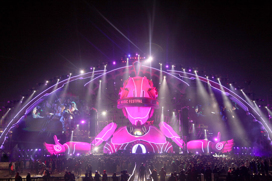Adamson-MrFuture-Stage