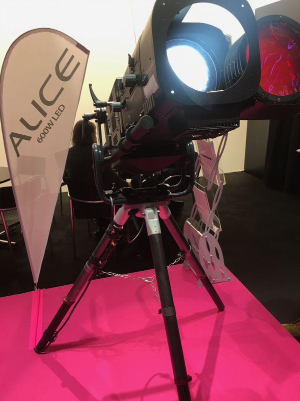 Robert Juliat Le clan Led PL+S18