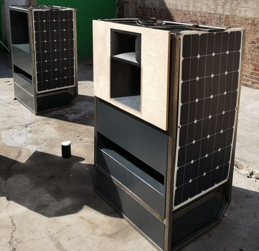 PikiP Solar Speakers