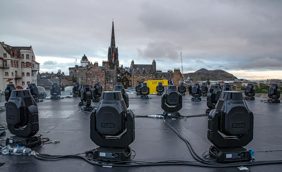 Robe-iPointe-My-Light-Shines-On-Edinburgh-Edinburgh-Castle