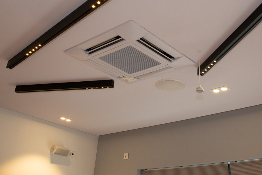 Axente-espace-projet-salle-de-reunion-plafond