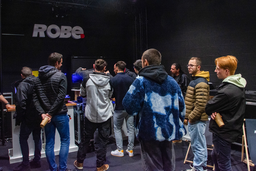 Robe-Happy-Hour-23