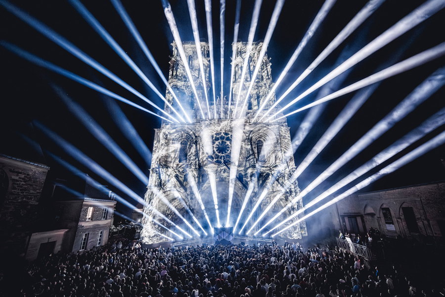 MonumentalTour-Robe-MegaPointe-photo-Geoffrey-Hubbel