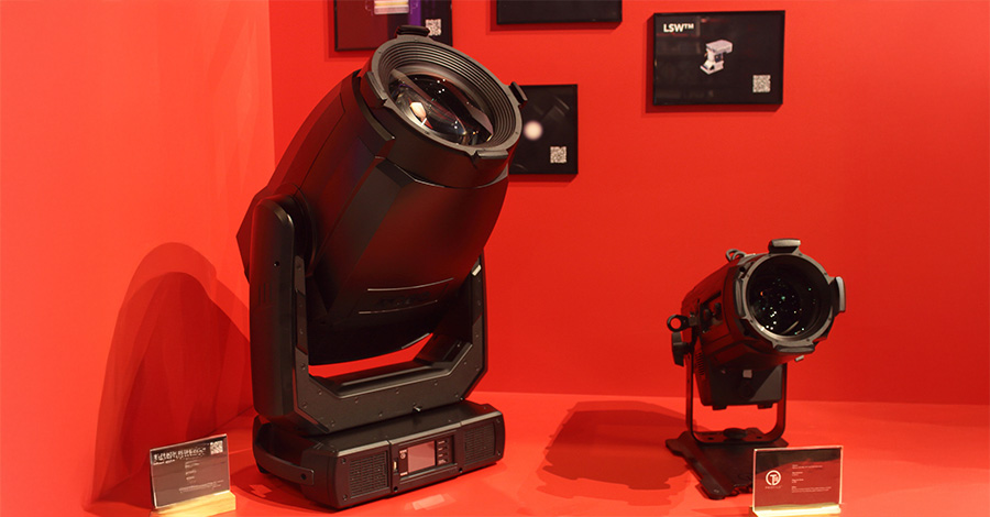 La série théâtre de Robe Lighting accueille les T3 et T10 | SoundLightUp.