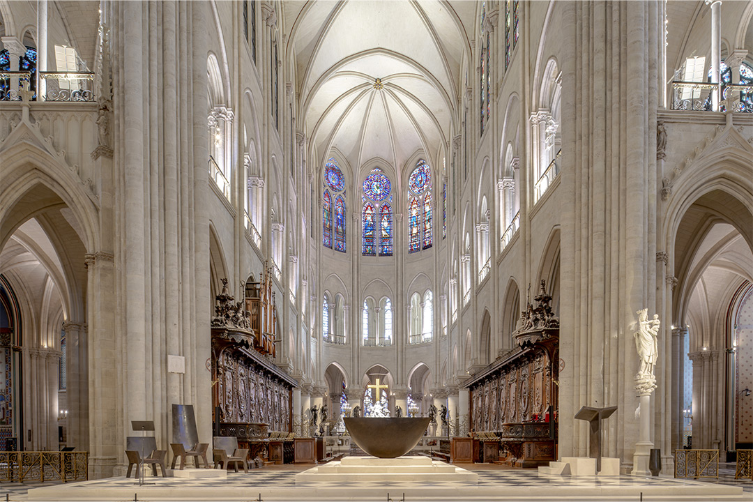 Sennheiser_Notre-Dame_autel-vide